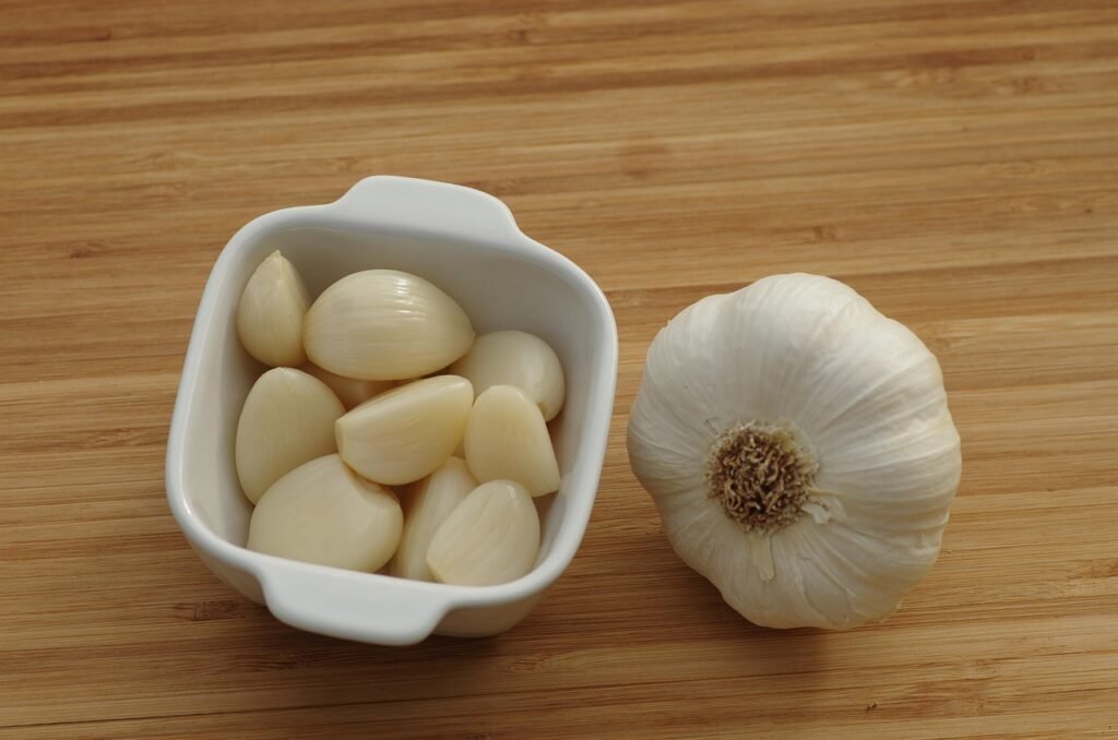 garlic, cloves, vegetable, produce, food, organic, herb, cloves of garlic, bulb of garlic, garlic, garlic, garlic, garlic, garlic