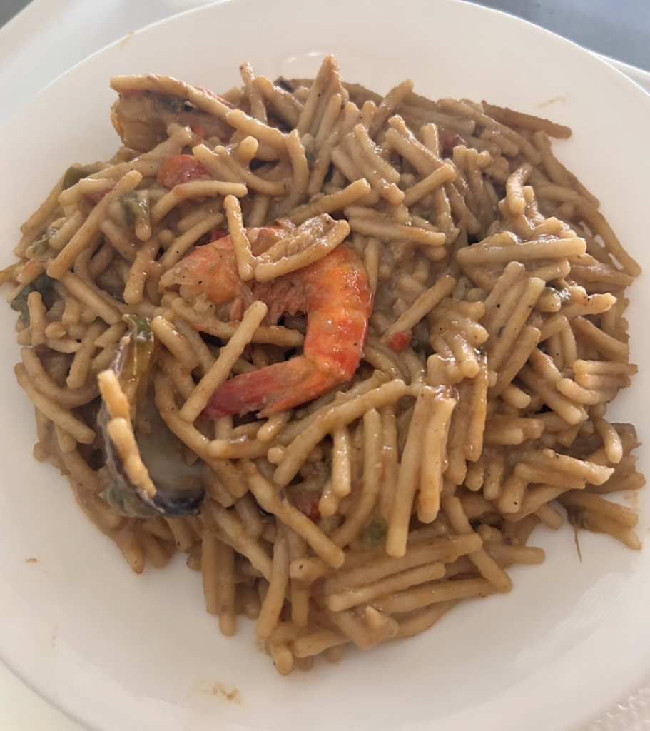 fideus a la cassola amb gambes i musclos